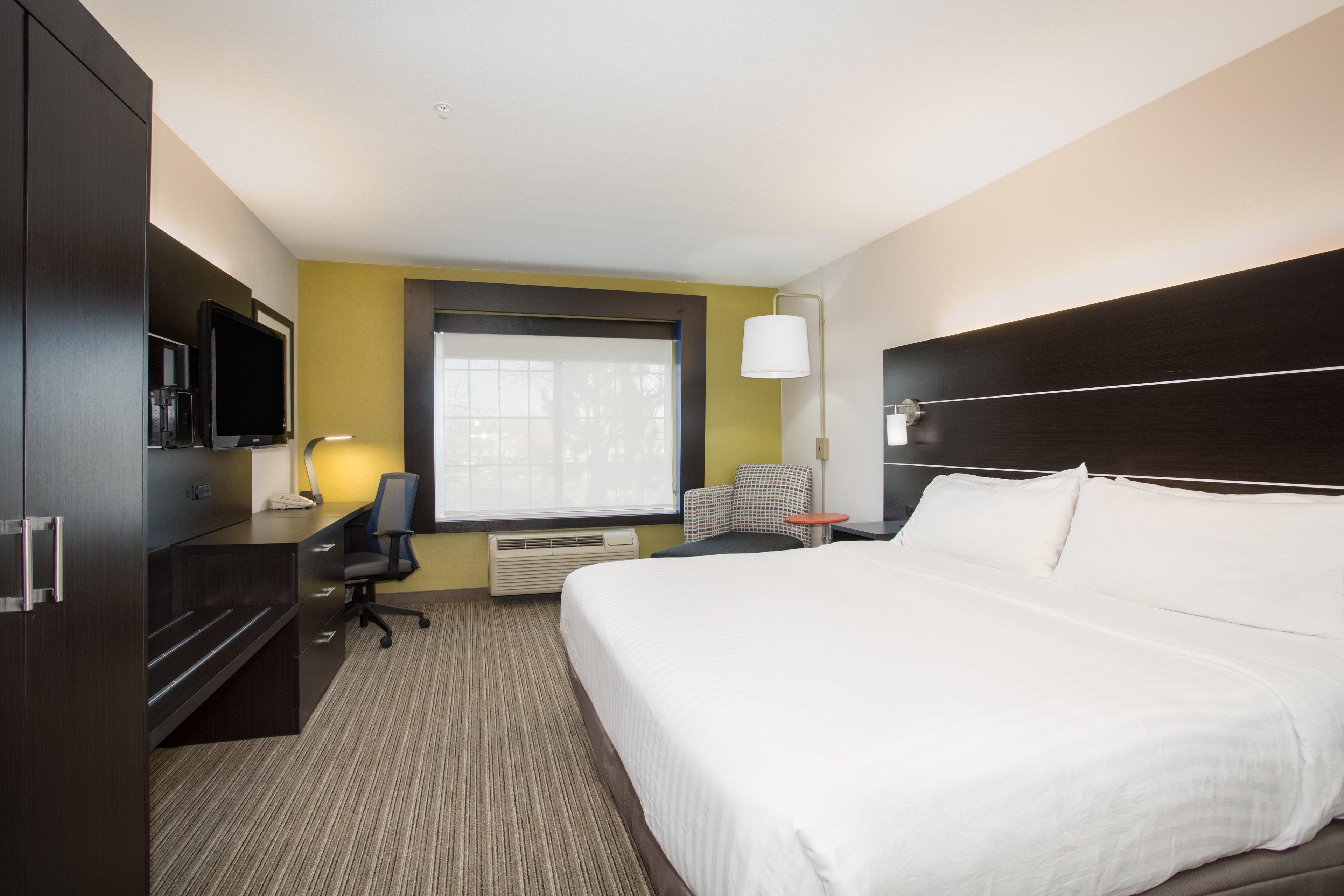 Holiday Inn Express Hotel & Suites Fort Collins By Ihg Exterior photo